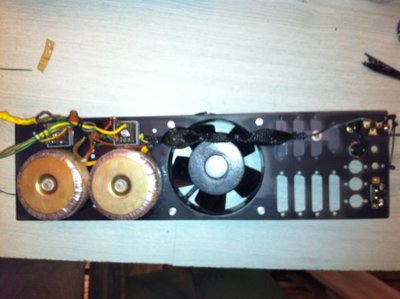 Face arrière avec transformateurs