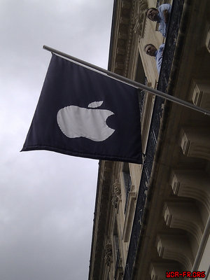 La pomme est en deuil.