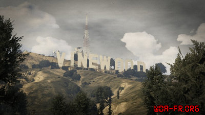 Le panneau "VINEWOOD", vu depuis "Marlowe Drive". :)