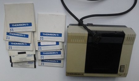 Lecteur QDD pour MO5 + 7 disquettes QDD.