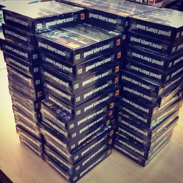 Comme on peut le voir sur le twitter officiel, la boite promet d’être assez massive.