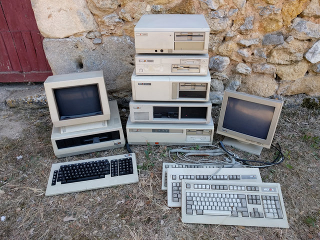 Grosse acquisition d'ordinateurs Victor le 13/07/2016, grâce à Mr DISCHERT, ancien revendeur Marseillais de la marque.