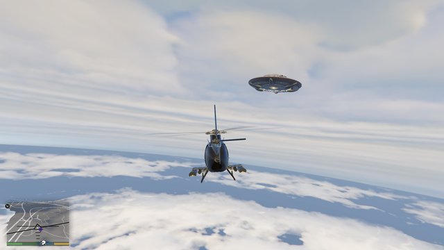 une fois au plus haut du jeu, l'OVNI se montre.