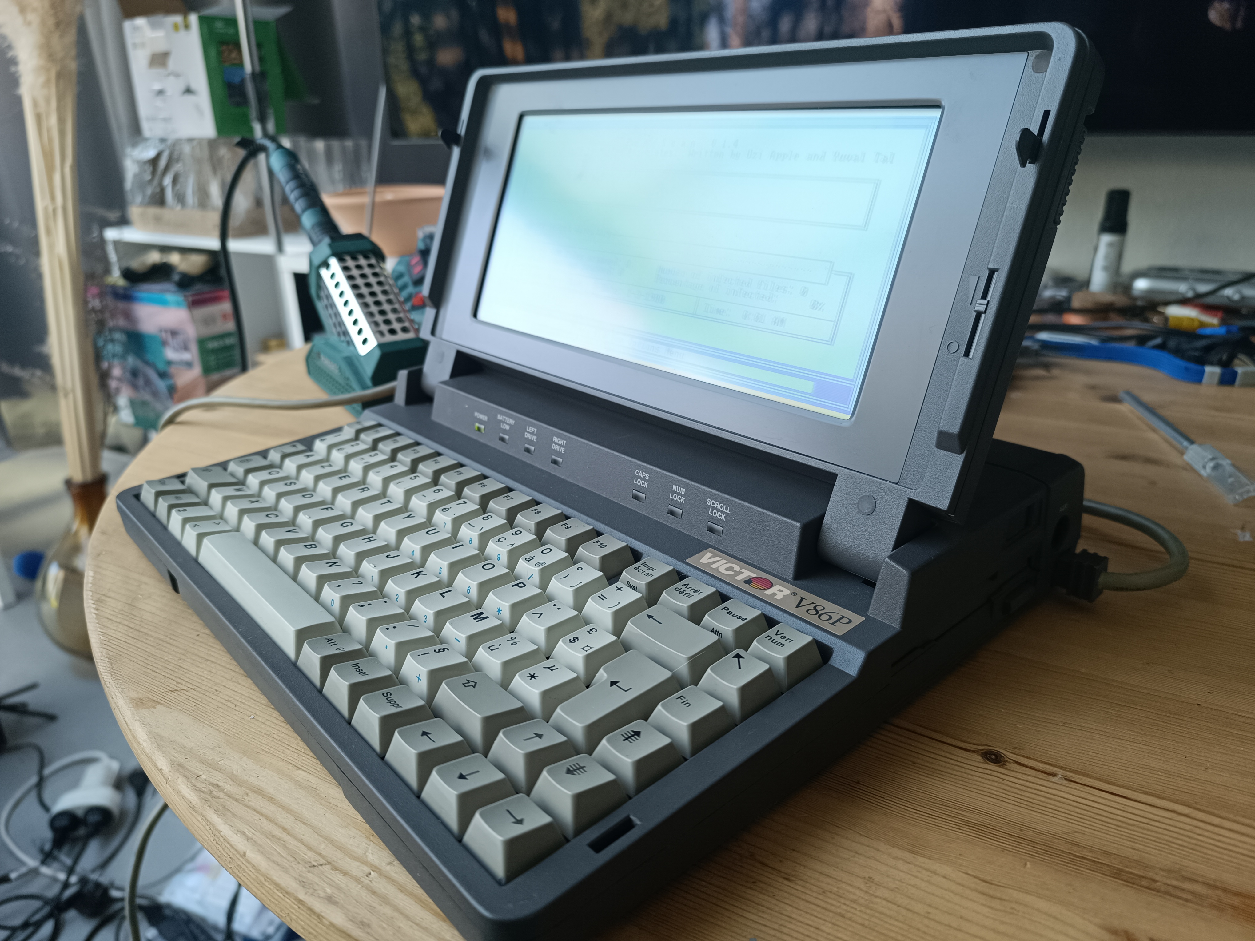 Vue de tranche du Victor V86P.