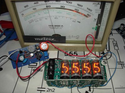 J'ai réuni toutes les anodes et les ai branché à travers une résistance<br />de 12K sur le 200V.