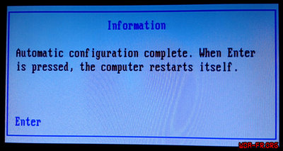 Invite de re-démarrage de la Reference Disk Ver. 1.08, après le lancement d'une procédure d'auto-détection fructueuse.