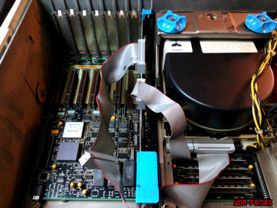 Vue rapprochée de l'intérieur d'un IBM Personal System/2 Model. 60 Type 8560-041.