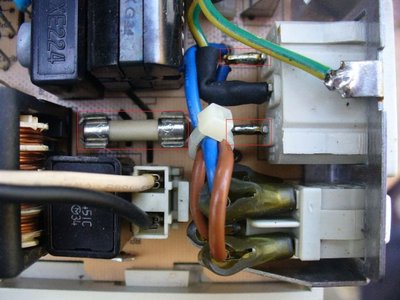 Alimentation du Mac Color Classic.