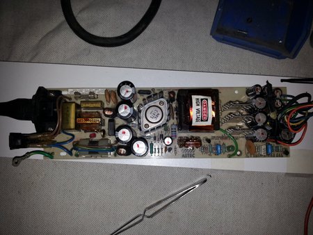 Alimentation Apple IIe ouverte.