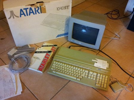 ATARI 1040 STf.