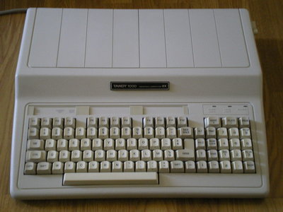 Le Tandy 1000EX qui, malheureusement, a quelques soucis de démarrage :(