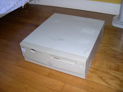 1 Power Macintosh 4400/200 (Merci WDA)