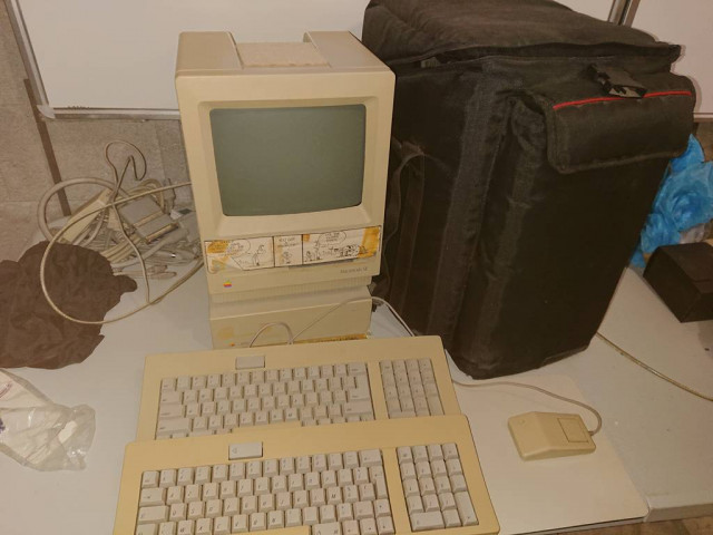 Apple Machintosh SE + DD + Azerty et Qwaerty + Sac.JPG