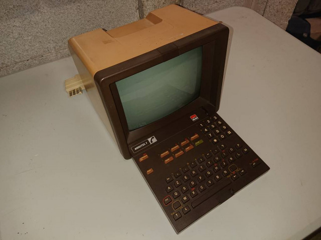Minitel 1 Telic Alcatel.JPG