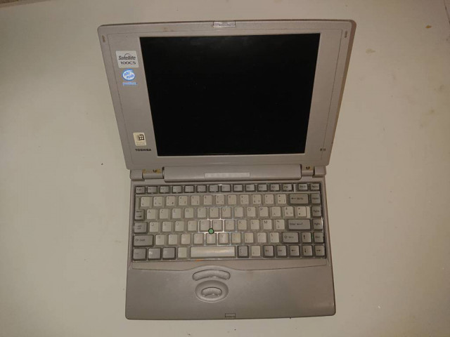 Toshiba Satelitte 100 CS.JPG